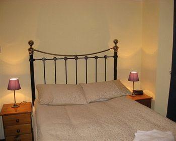 Victoria 4*